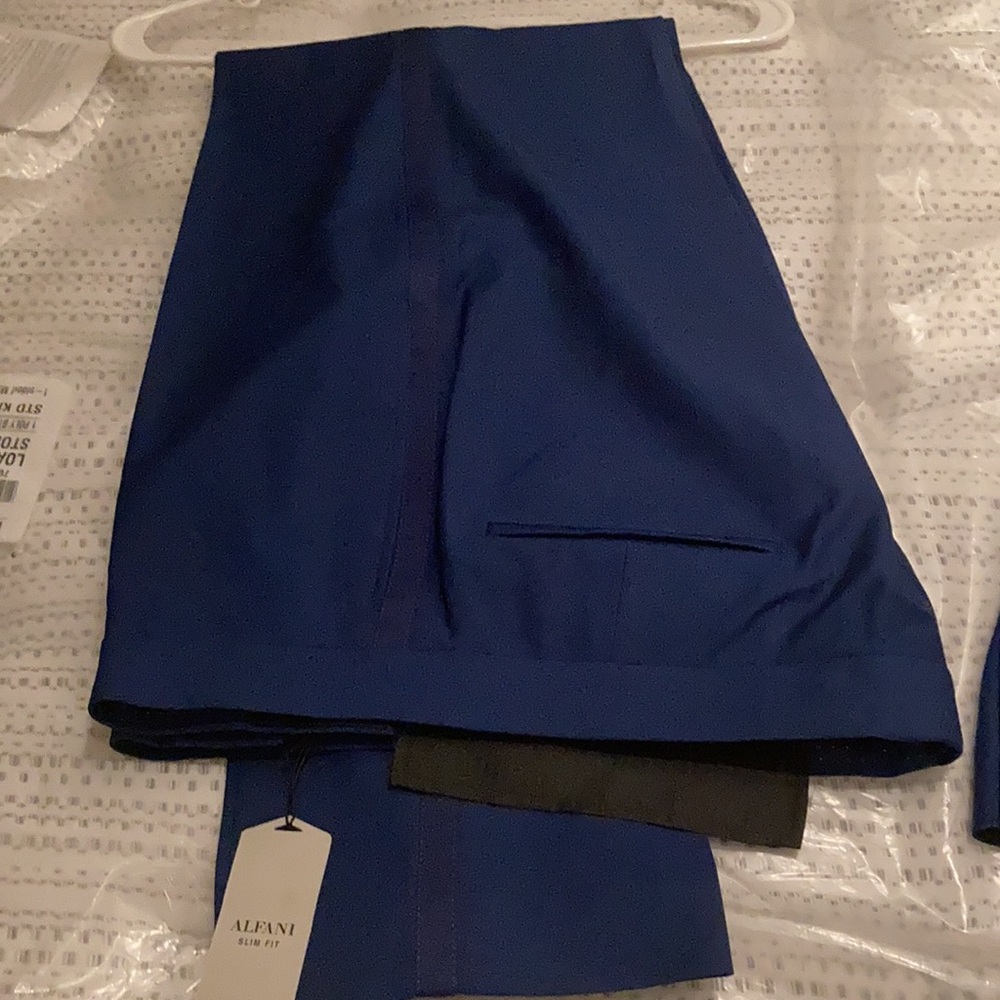 Tuxedo - Picture 2 of 4